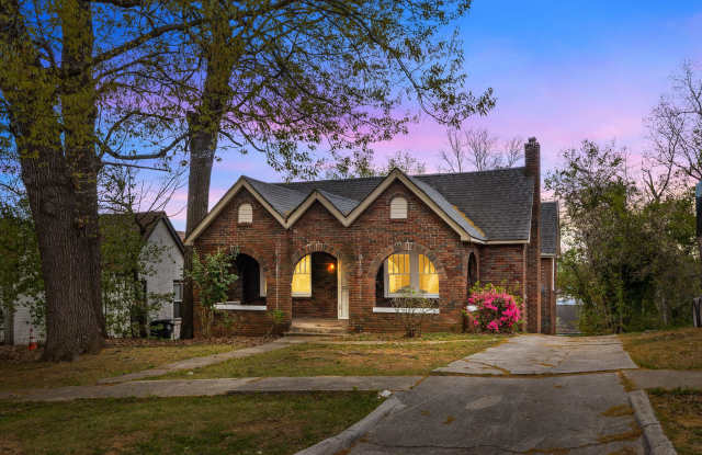 1635 43rd Street Ensley Gallery 2