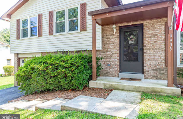 9905 RAND DRIVE Gallery 3
