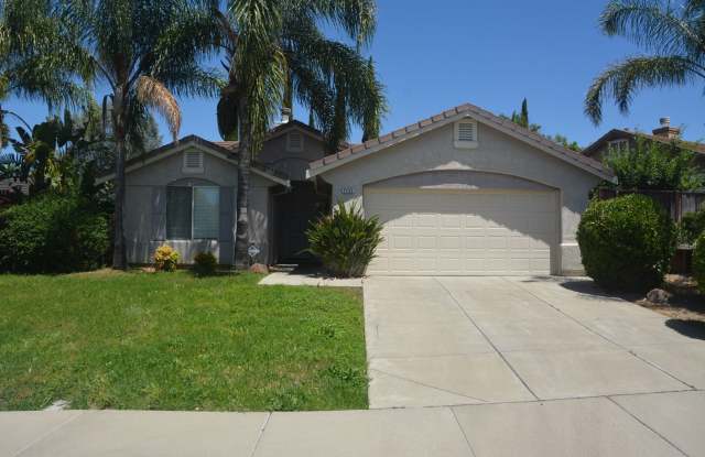 Sharp and clean Dallas Ranch area 4 bedroom, 2 bath home with 1,533 sq. ft photos photos