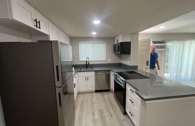 4490 Collwood Blvd photos photos