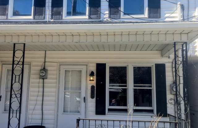 885 Center Street photos photos