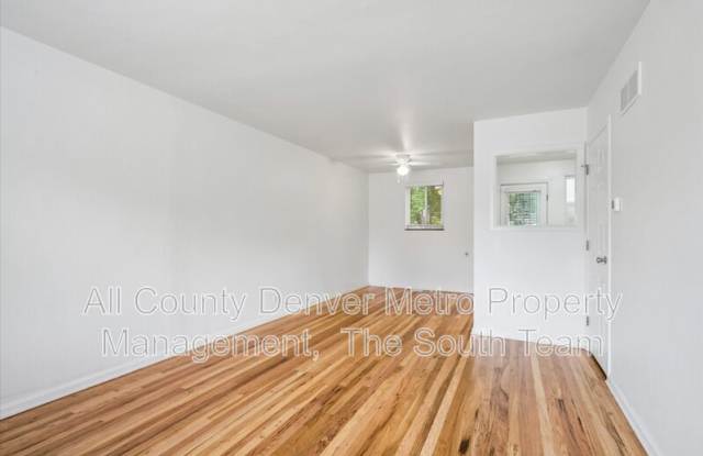 10207 E 14th Ave Gallery 1