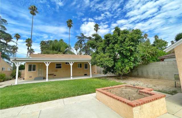17338 Sherman Way Gallery 4