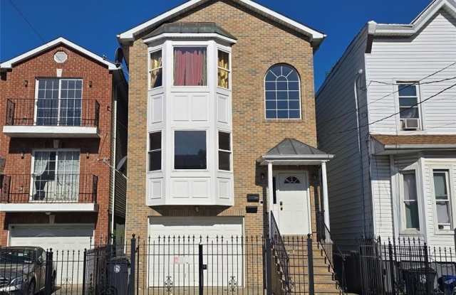 22 Wakeman Avenue 2nd fl. photos photos
