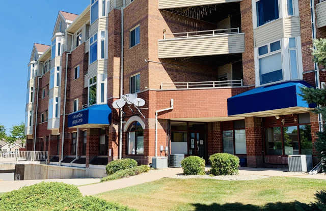 301 Harbour Town Dr photos photos