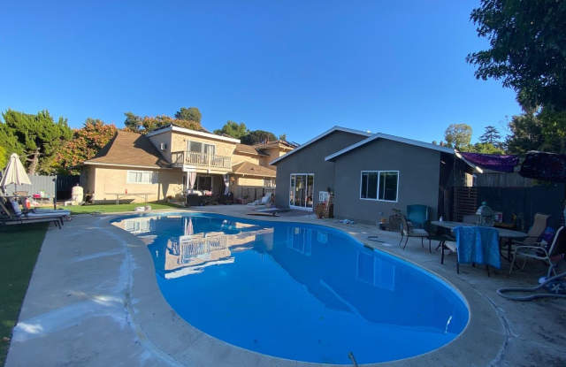 4BD/2BA, POOL!! (Lease out, pending signatures. Check back in a few days!) - 4812 Campanile Drive, San Diego, CA 92115