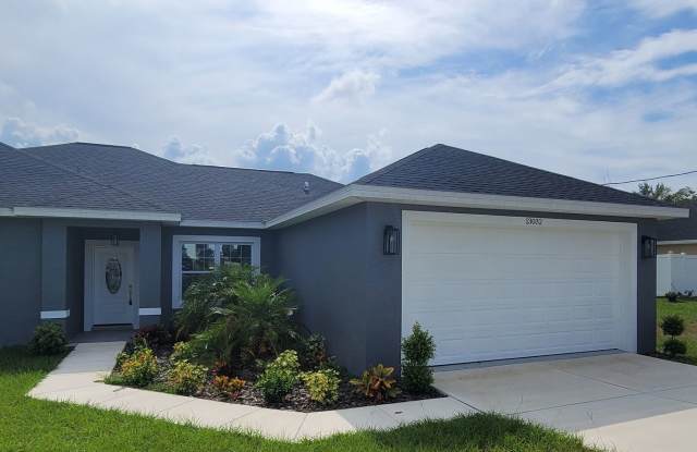 4 Bedrooms and 2 Bathrooms Gallery 3