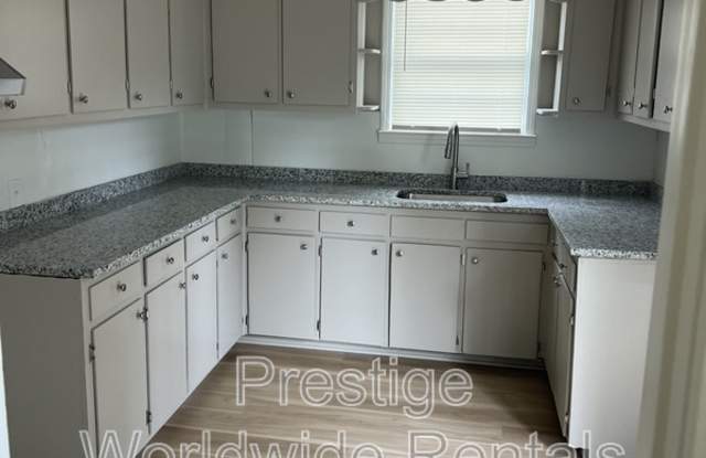 2823 Lee Street photos photos