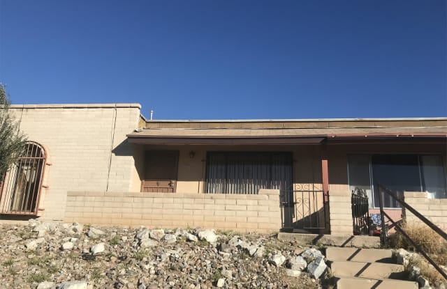 1862 W Caravelle Rd - 1862 West Caravelle Road, Tucson, AZ 85713