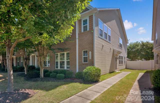18448 West Catawba Avenue - 18448 West Catawba Avenue, Cornelius, NC 28031