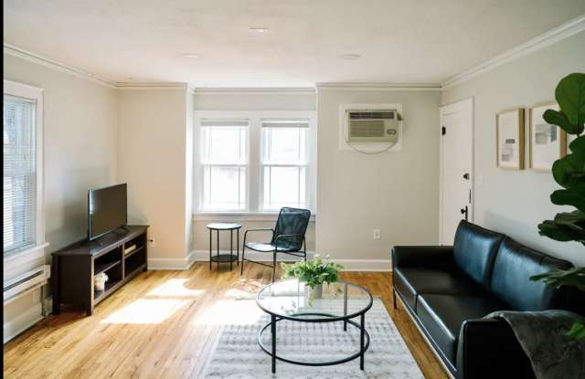 4009 University Avenue photos photos