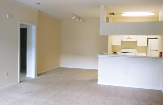 2 Bedroom 2 bathroom in The Abor Lakes Luxury Condominium. Stop, Look and Lease! photos photos