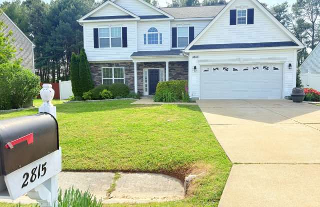 Large Spacious Home With Fully Fenced In Yard. photos photos