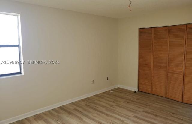 1280 S Franklin Ave Gallery 2