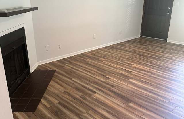 2BD/2BA Duplex near VSU & Valdosta Mall Gallery 2