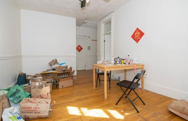 Allston 3 Bed – Heat & Hot Water Included – On Green Line – 6/1 Move-In Gallery 4