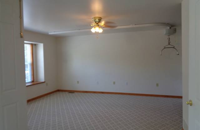 13482 Evergreen Gallery 3