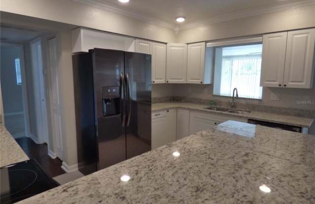 1560 LAKESIDE DRIVE Gallery 2