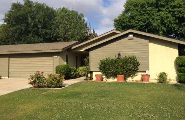 2 Bedroom Home with Attached 2-Car Garage, Fireplace & Covered Patio photos photos
