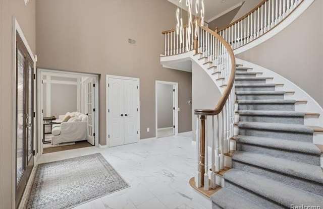 160 Kirkwood Court Gallery 3