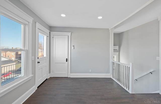 2233 Quatman Avenue Gallery 3