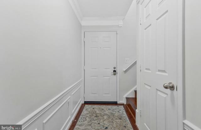 21799 BALDWIN SQ #303 Gallery 4