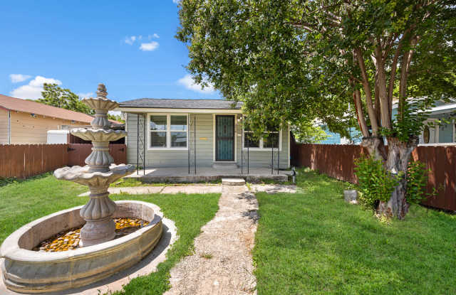 2214 W Laurel St photos photos