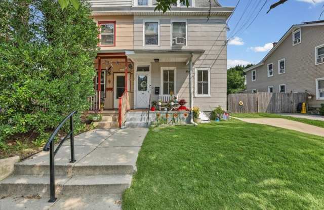 122 South Davis Street - A Gallery 2