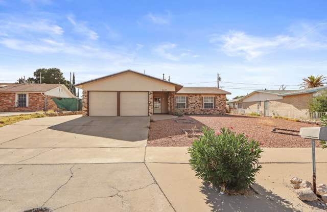 Beautiful brick home in the Vista Del Sol subdivision. photos photos