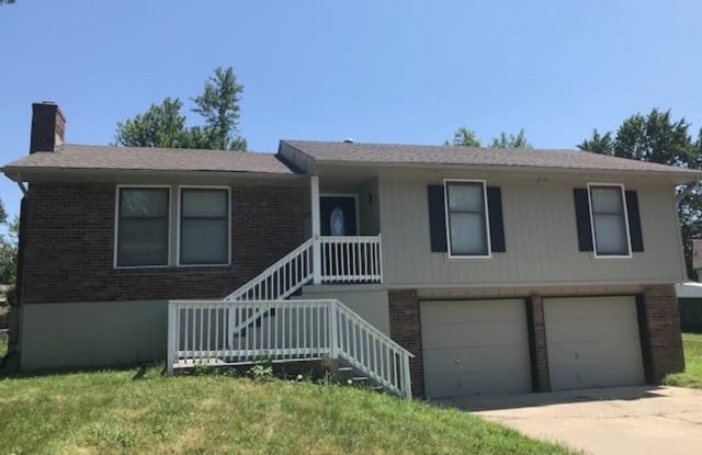 11725 Crystal Drive - 11725 Crystal Drive, Kansas City, MO 64134