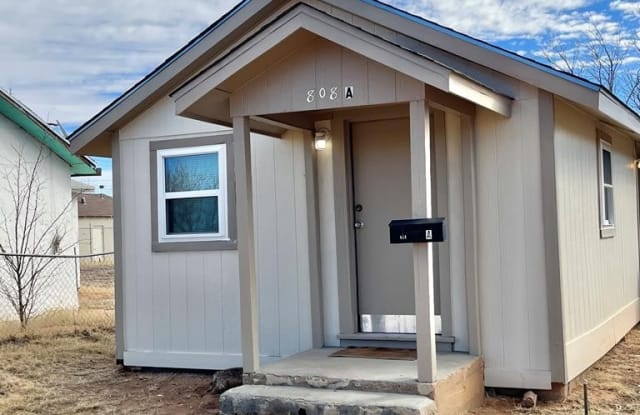 808 E 4th St - 808 East 4th Street, Odessa, TX 79761