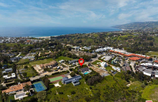 6540 Dume Dr Gallery 3