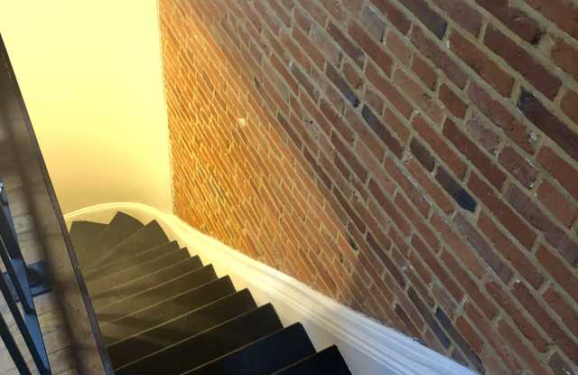 1811 Bolton St Gallery 2