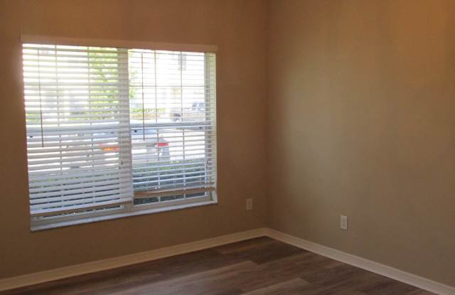 16341 Swan View Cir Gallery 3