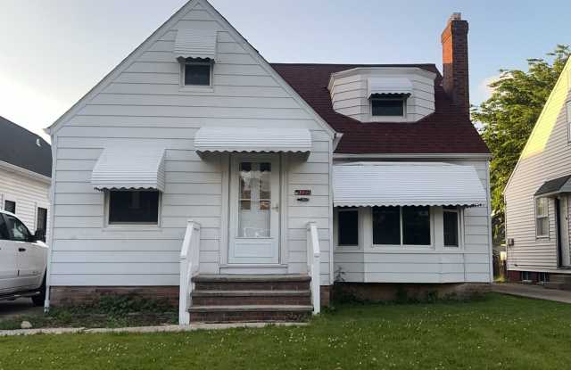 Spacious 3-Bedroom, 2-Bath South Euclid Home! photos photos Spacious 3-Bedroom, 2-Bath South Euclid Home! photos photos