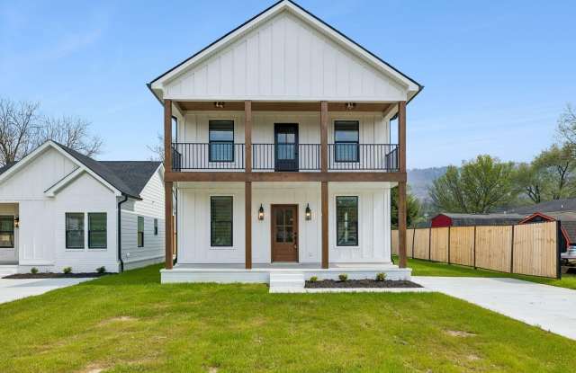 106 N Moss Avenue photos photos