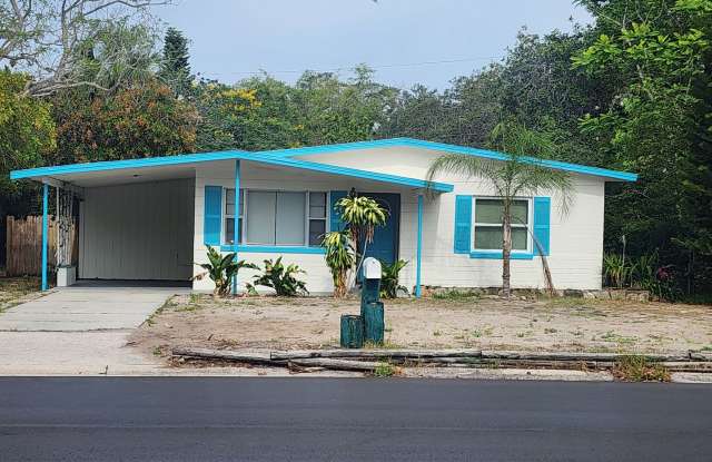 Three Bedroom Home Centrally Located Gallery 1