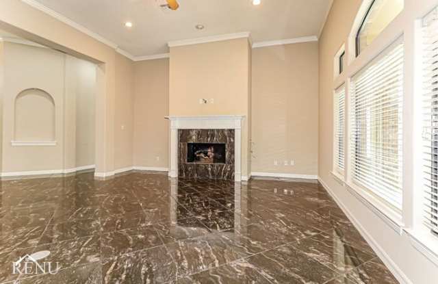 5254 Lakeshore Drive Gallery 3