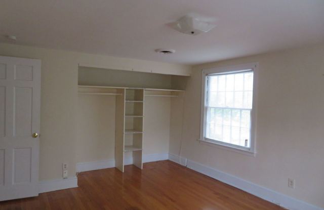 1551 Mt. Vernon Street Gallery 4