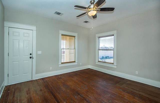 705 W Chestnut Gallery 3
