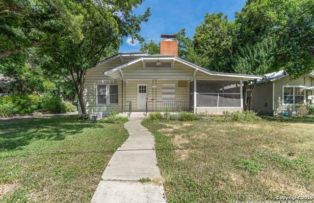 1156 West Coll Street - 1156 West Coll Street, New Braunfels, TX 78130
