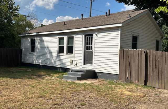 NICE SMALLER HOME FOR RENT Gallery 4
