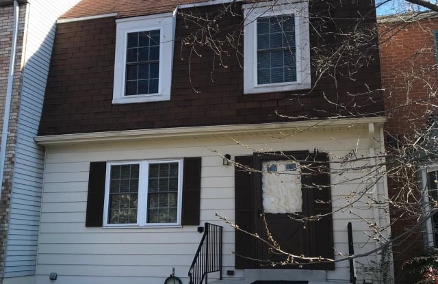 5902 HERITAGE SQUARE DRIVE - 5902 Heritage Square Drive, Burke, VA 22015