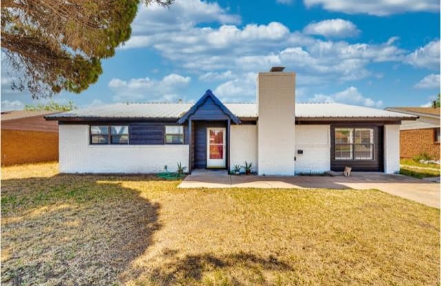 2724 E 11th St - 2724 East 11th Street, Odessa, TX 79761