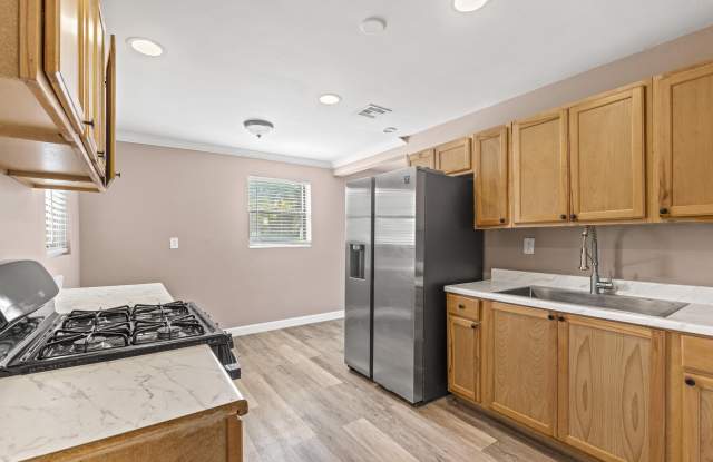 3717 Pinewood Avenue photos photos