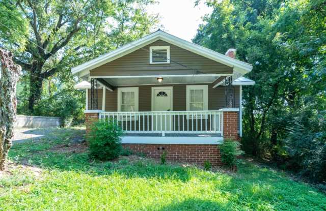 Holiday Special! $250 off First Month's Rent! Renovated Hueytown Charmer – 2 Beds, 1 Bath, Move-In Ready! - 113 Knight Avenue, Hueytown, AL 35023