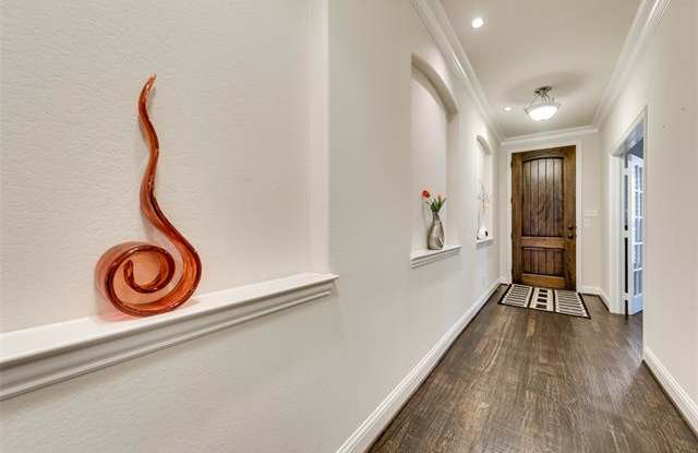 920 Auburn Court Gallery 4