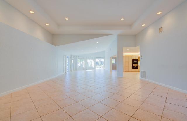 550 Phillips Drive Gallery 2