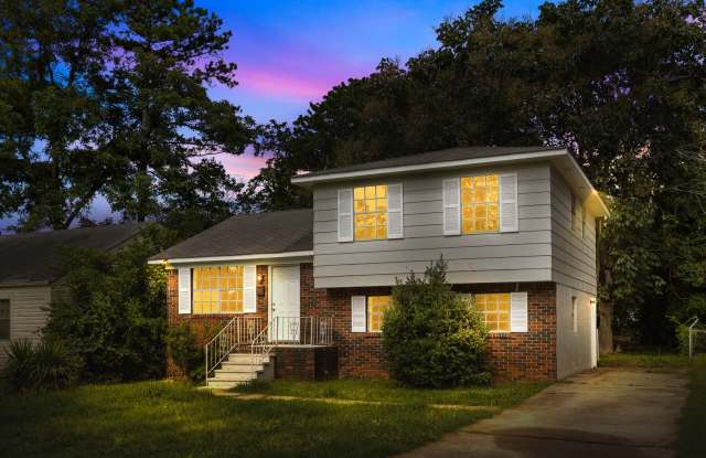 Spacious beautiful 4-bedroom 2.5 bath home - 924 26th Street Southwest, Birmingham, AL 35211