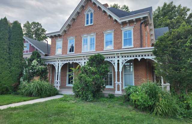 Lovely Victorian Style Home Gallery 3